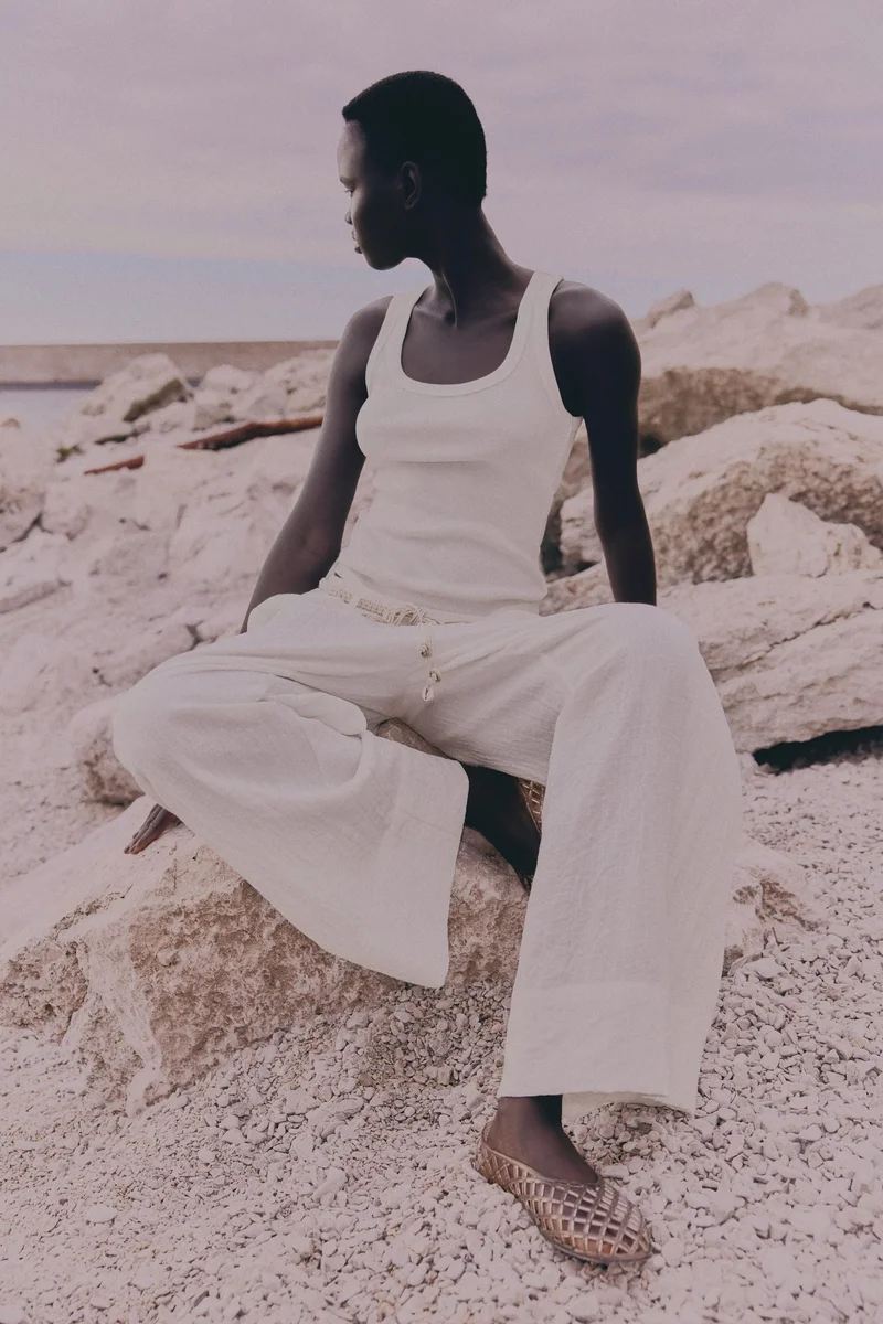 اتش اند ام بنطلون بحزام من نسيج ماكرميه