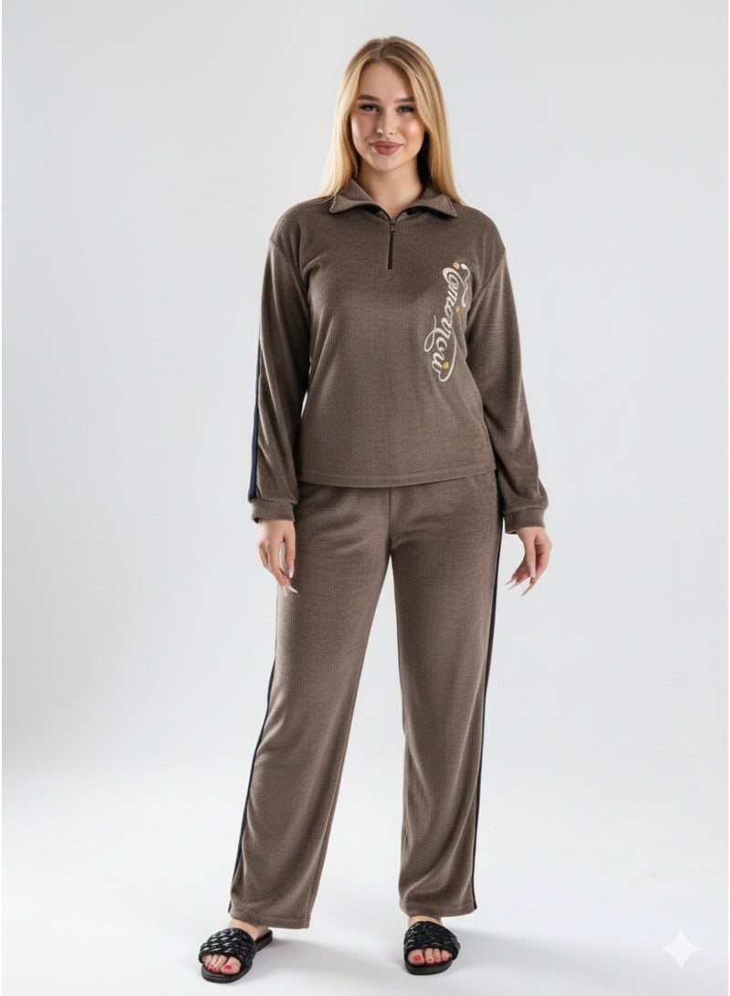 زيكوتكس  طقم بيجامة نسائي قطعتين خامة ميلتون ناعمة - بلوزة بسحاب نصفي وبنطلون - لون بني (كاكاو). - Image 1