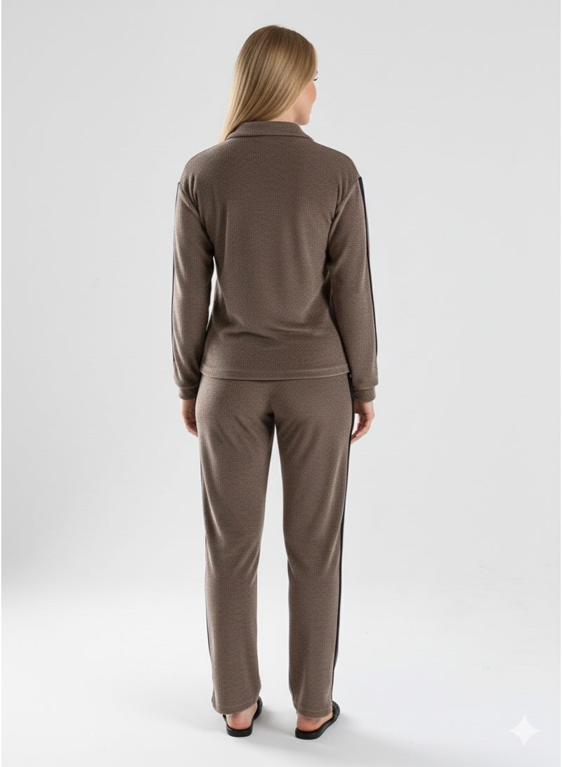 زيكوتكس  طقم بيجامة نسائي قطعتين خامة ميلتون ناعمة - بلوزة بسحاب نصفي وبنطلون - لون بني (كاكاو). - Image 4