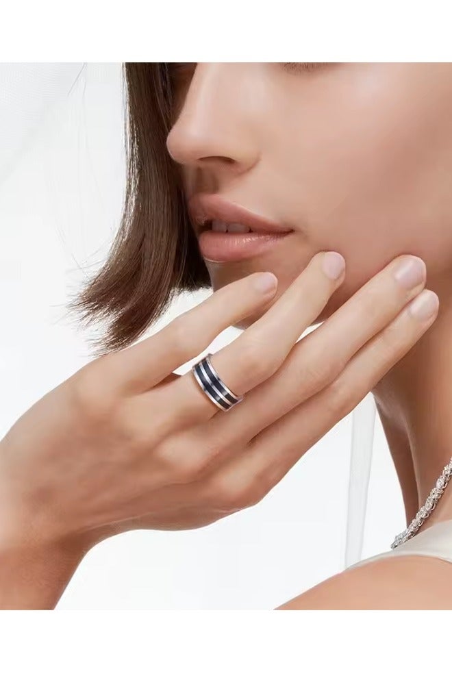 روماد خاتم أنيق وعالي الجودة مطلي باللونين الذهبي والأسود لإطلالة فاخرة. - Image 3