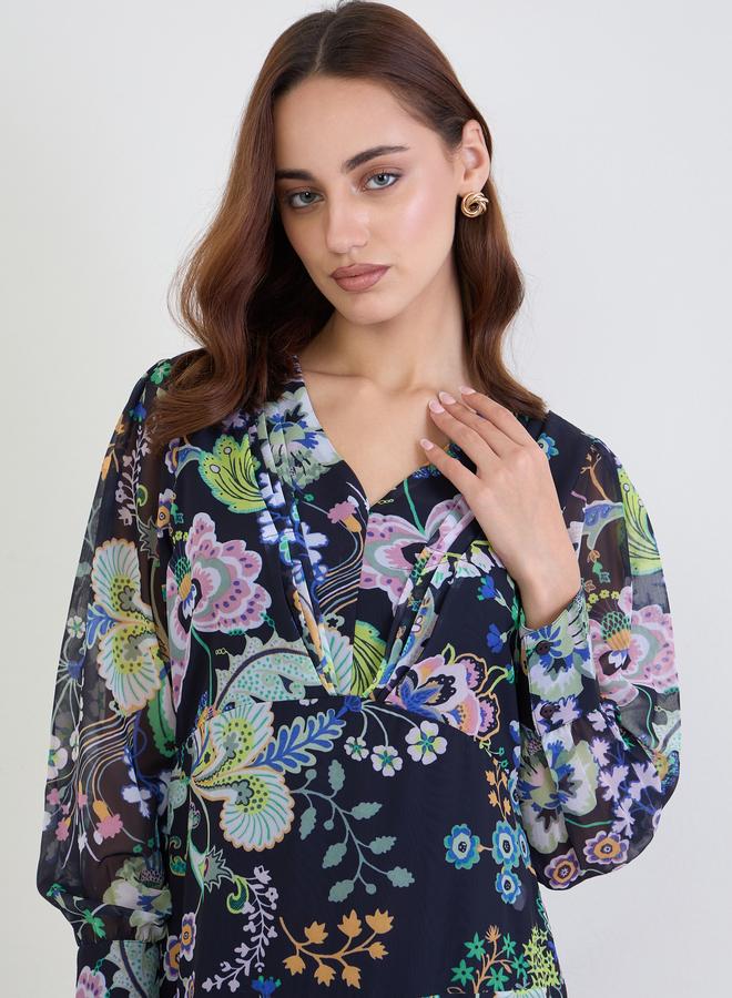 ستايلي فستان طويل مطبع بزهور ومزين بكسرات مطوية - Image 3