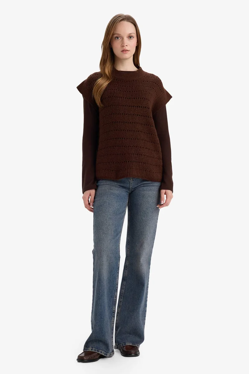 ديفاكتو Regular Fit Crew Neck Knit Vest