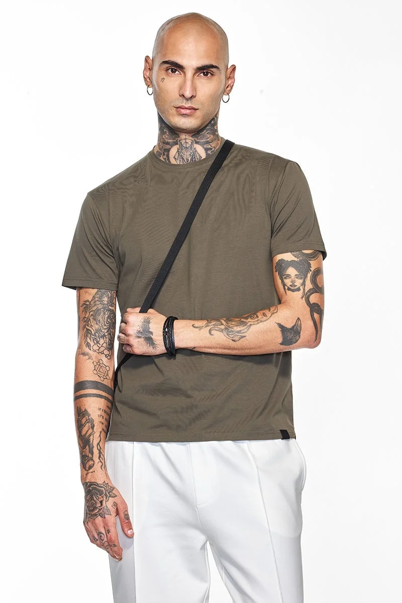 سنيتش تيشيرت سليم فيت كور لاب زيتوني مطاطي