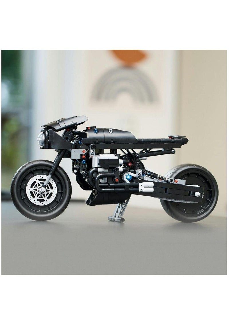 LEGO Technic The Batman Batcycle 42155  - Image 4
