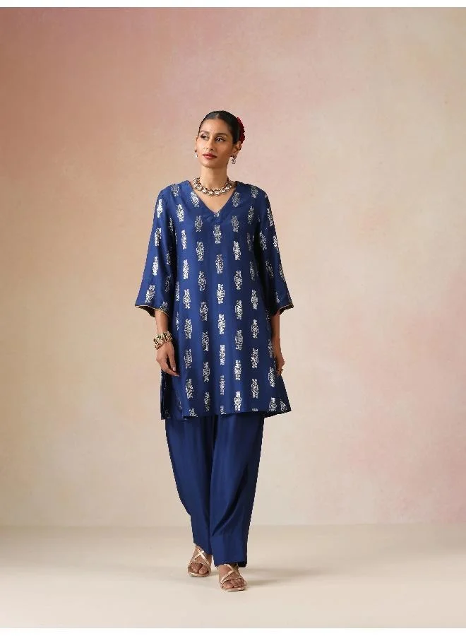 ترو برونز طقم كورتا وسروال فارسي من حرير الموسلين بطبعة فضية من