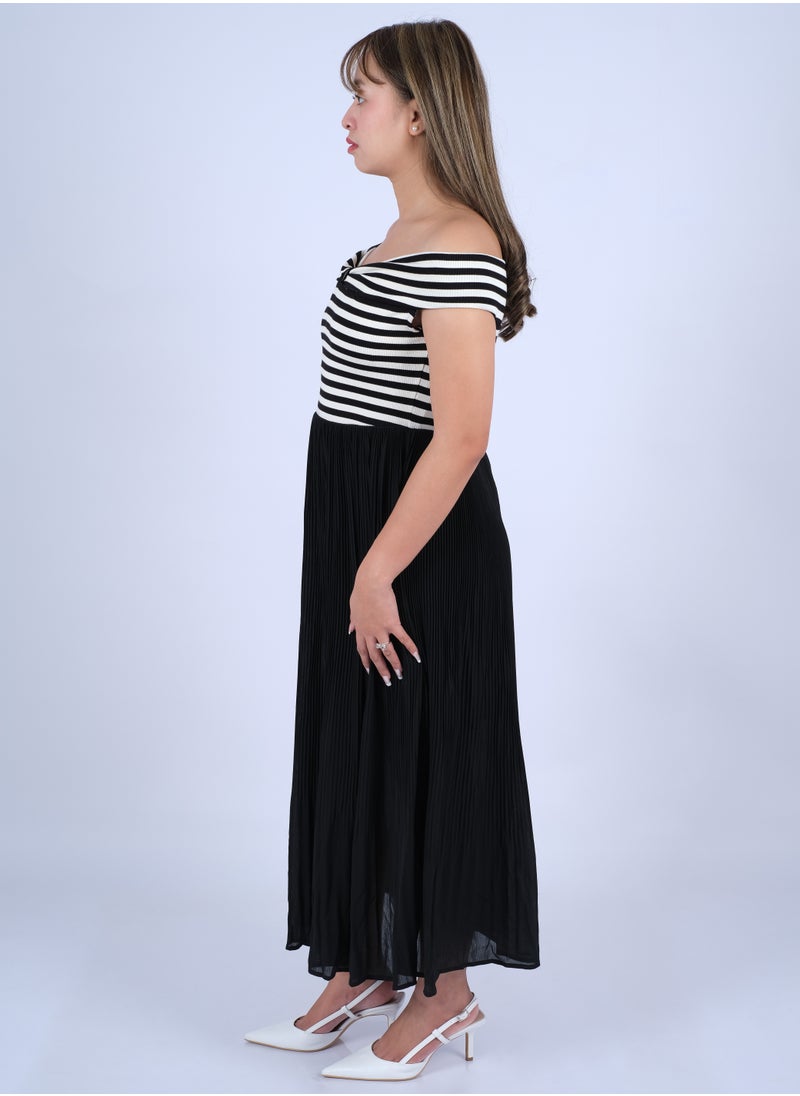 ONLY - Women’s Maxi-length Stripes Off Shoulder Dress in Black - Image 1