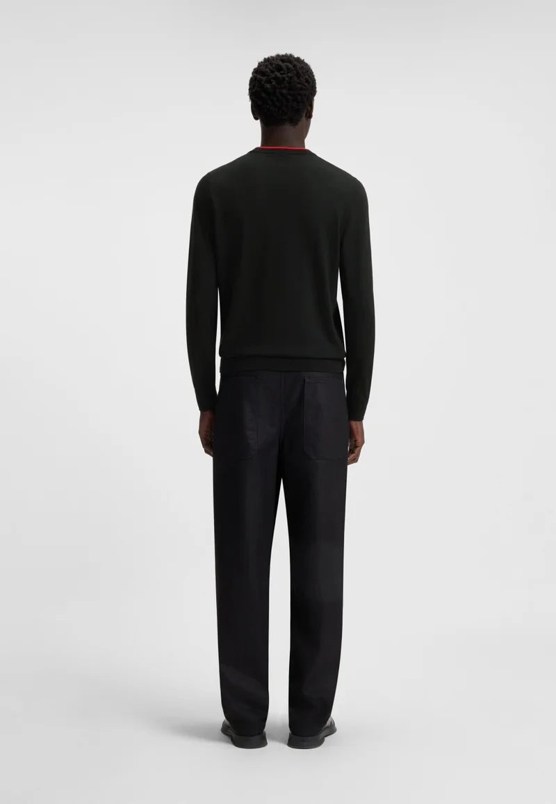 هوجو كنزة قطنية بقصة عادية