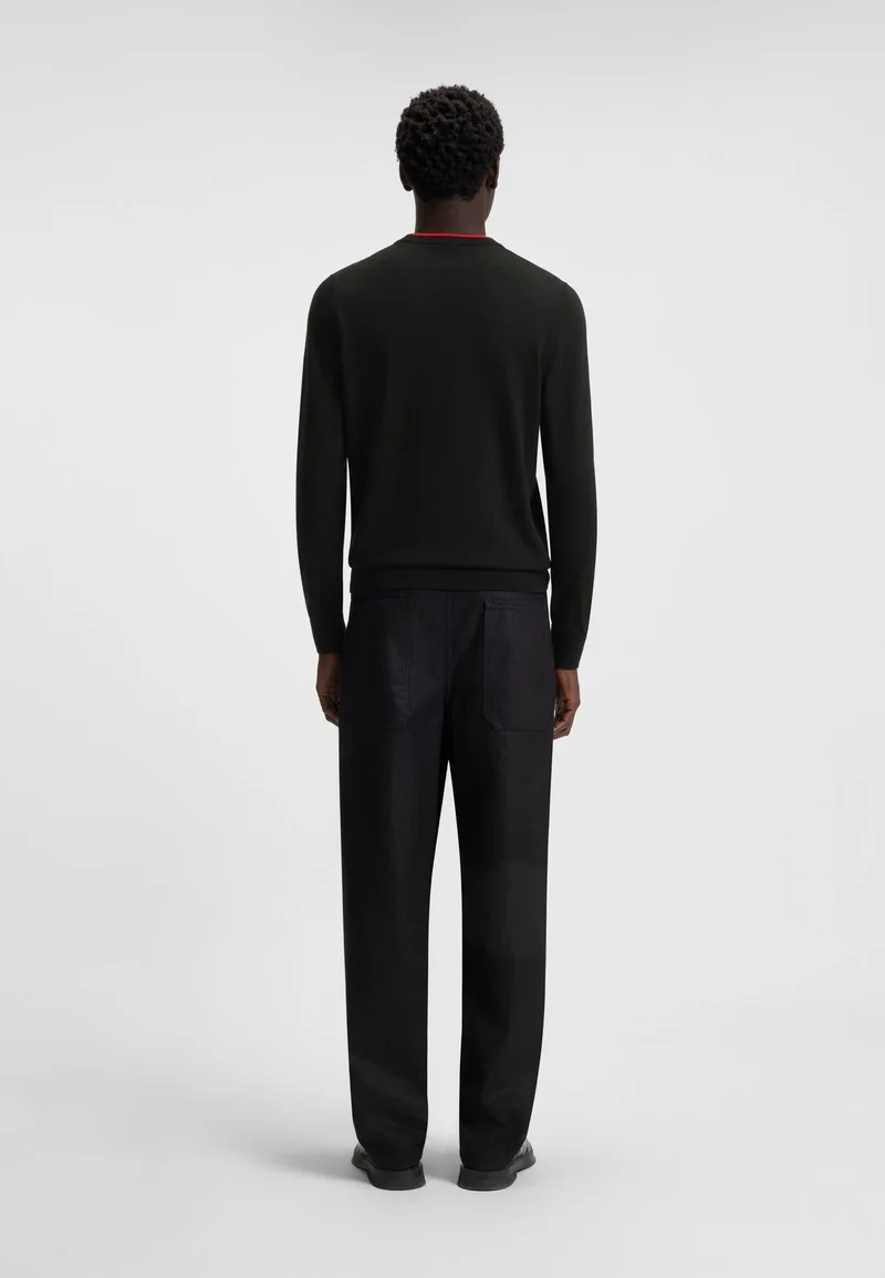 هوجو كنزة قطنية بقصة عادية