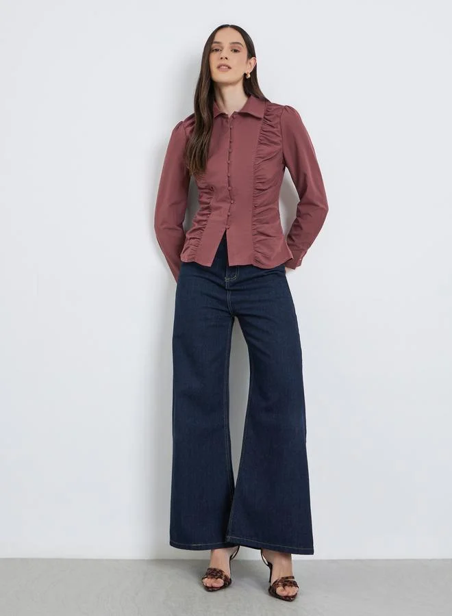 ستايلي قميص بأكمام طويلة وتفاصيل مجمعة أمامية