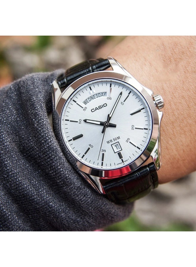 Casio MTP-1370L-7AVDF Men’s Analog Watch – White Dial, Black Leather Strap, Day & Date Display, Classic Elegant Design - Image 2