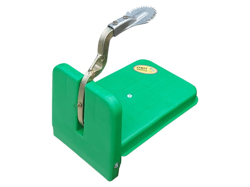 MDT India Table Top Movable Fiber Chirava Thengai Thuruvi Coconut Scraper Grater(Green, Stainless Steel Blade) - Image 1