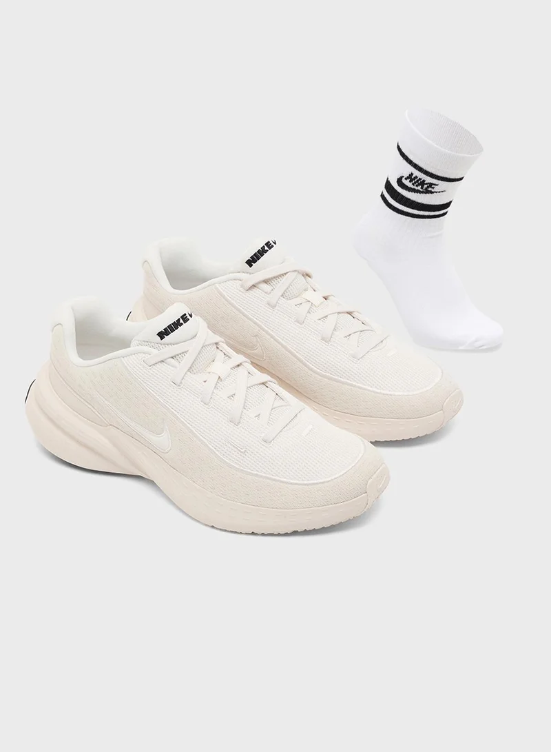 Nike nike shoes & socks combo