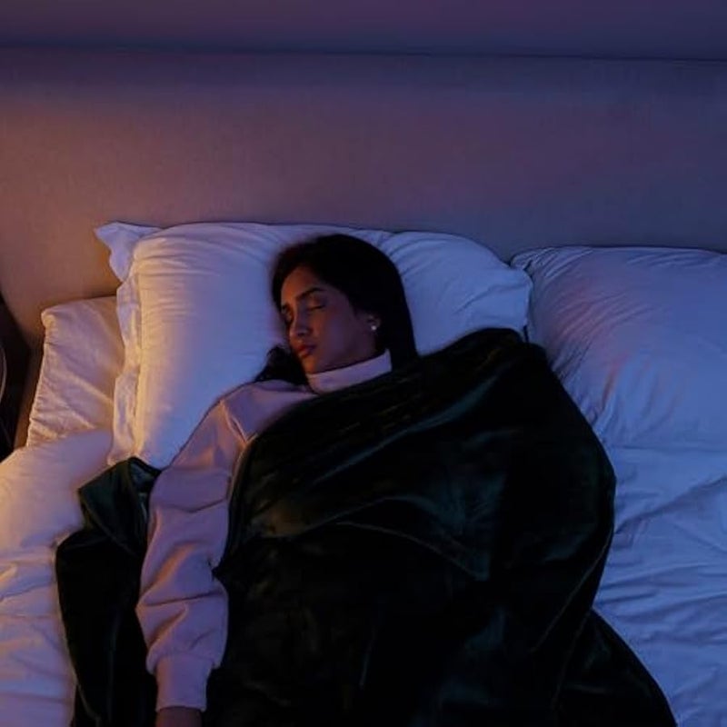 إسكدنيا بطانية شتوية من البوليستر بنسبة 100% من نيام مقاس 200×150 - بطانية مخملية ناعمة ومريحة، بلونين ازرق غامق - Image 3