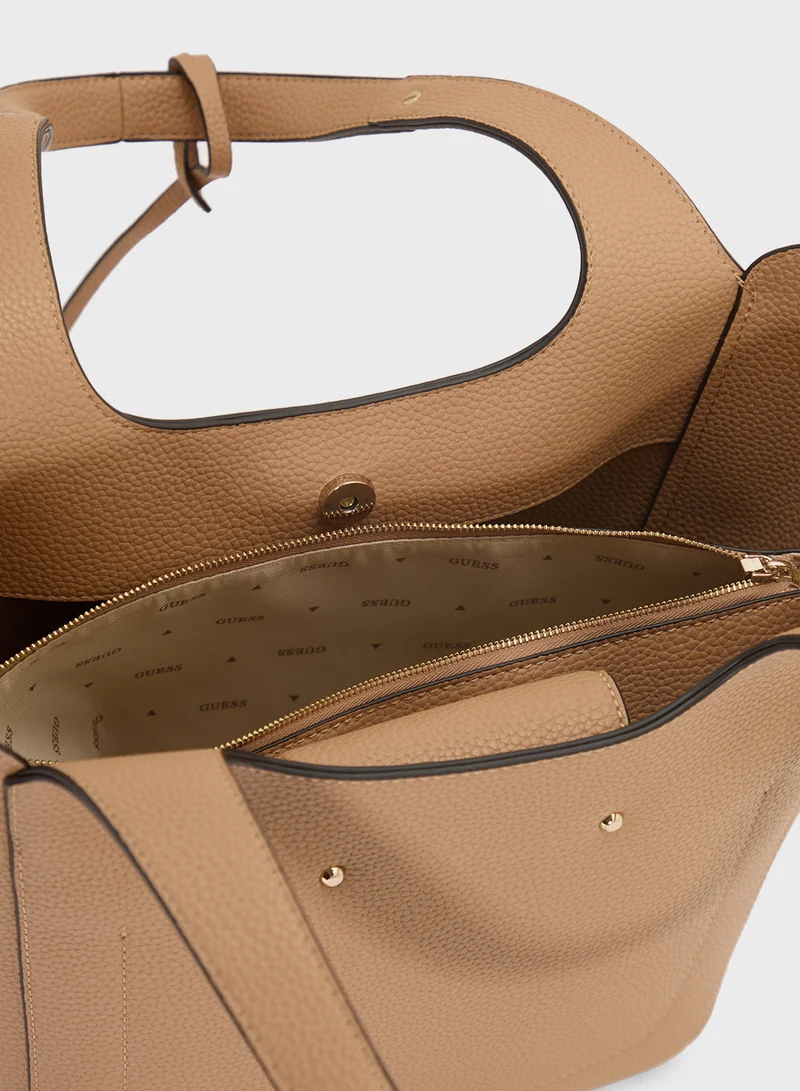 جس Helina Tote