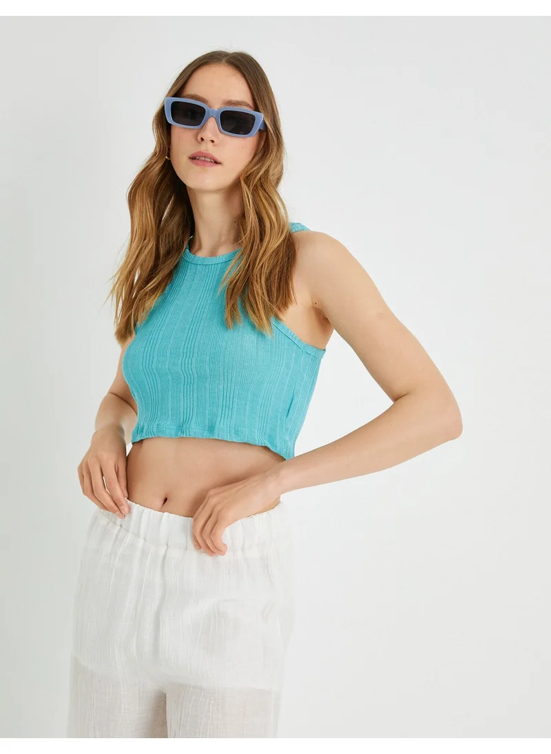 كوتون Crop Athlete Halter Collar