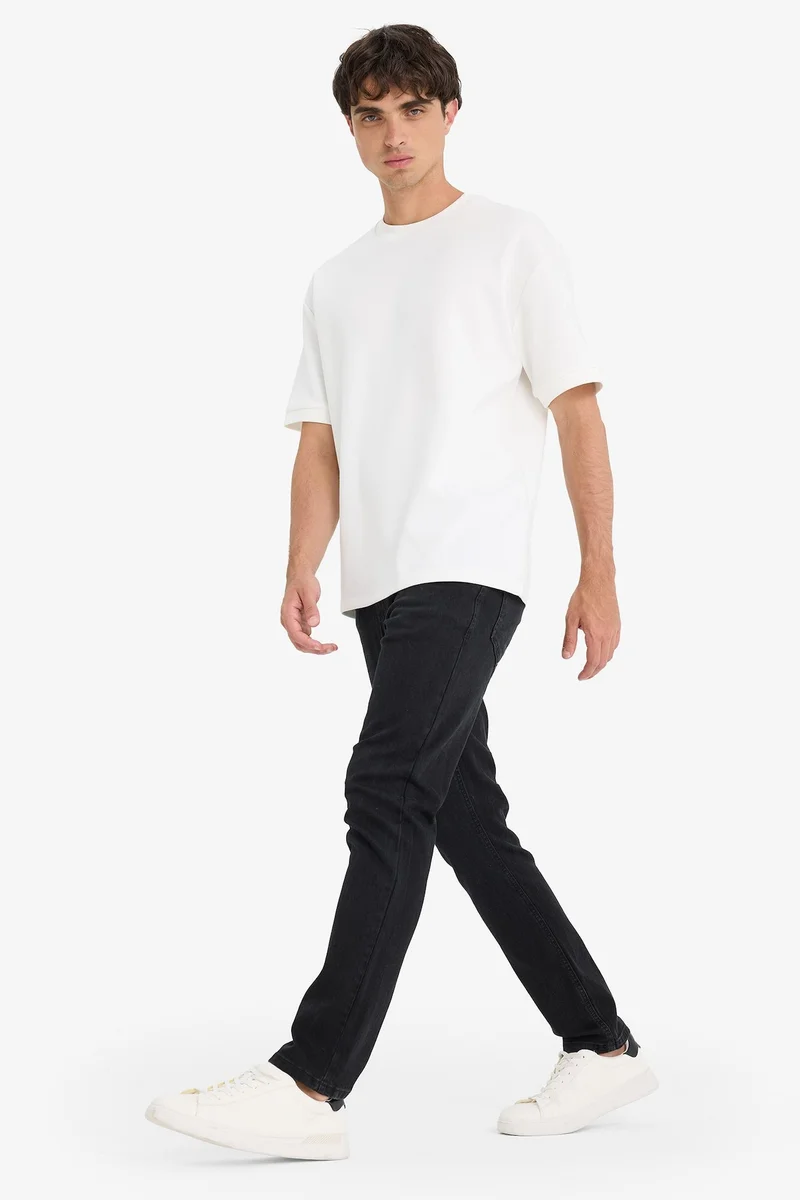 Defacto  Pedro Slim Fit Regular Waist Skinny Leg Jeans for Men | Best Price UAE