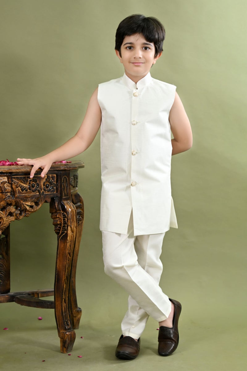 BT DEZINES Boys White Geometric Embroidered Sherwani Set - Image 4