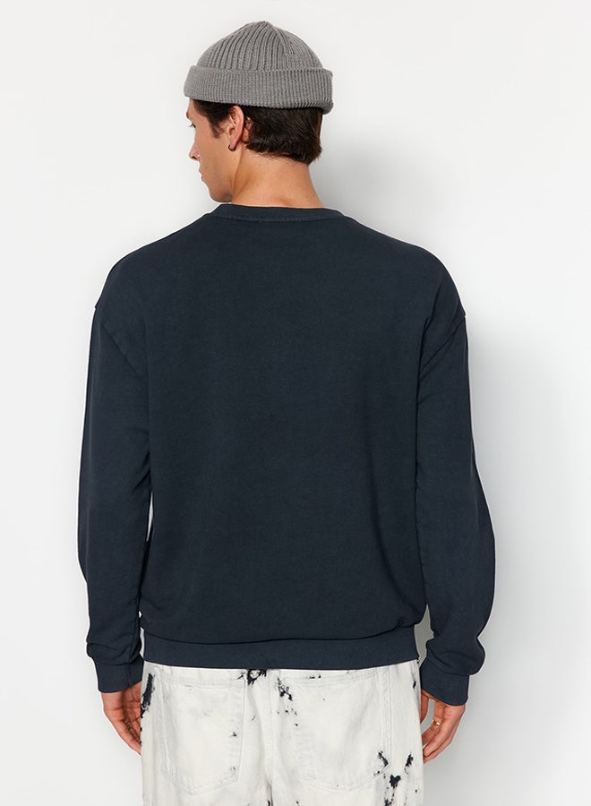 trendyol Men's Limited Edition Basic Relaxed Fit Wash-Effect 100% Cotton Sweatshirt. - Image 2