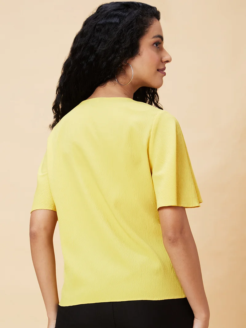 globus Women V-Neck Tie-Up Detail Top
