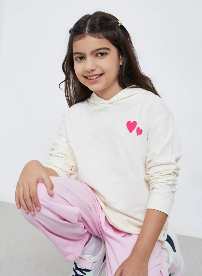 Styli Styli Teens Off White Relaxed Fit Heart Print Hoodie