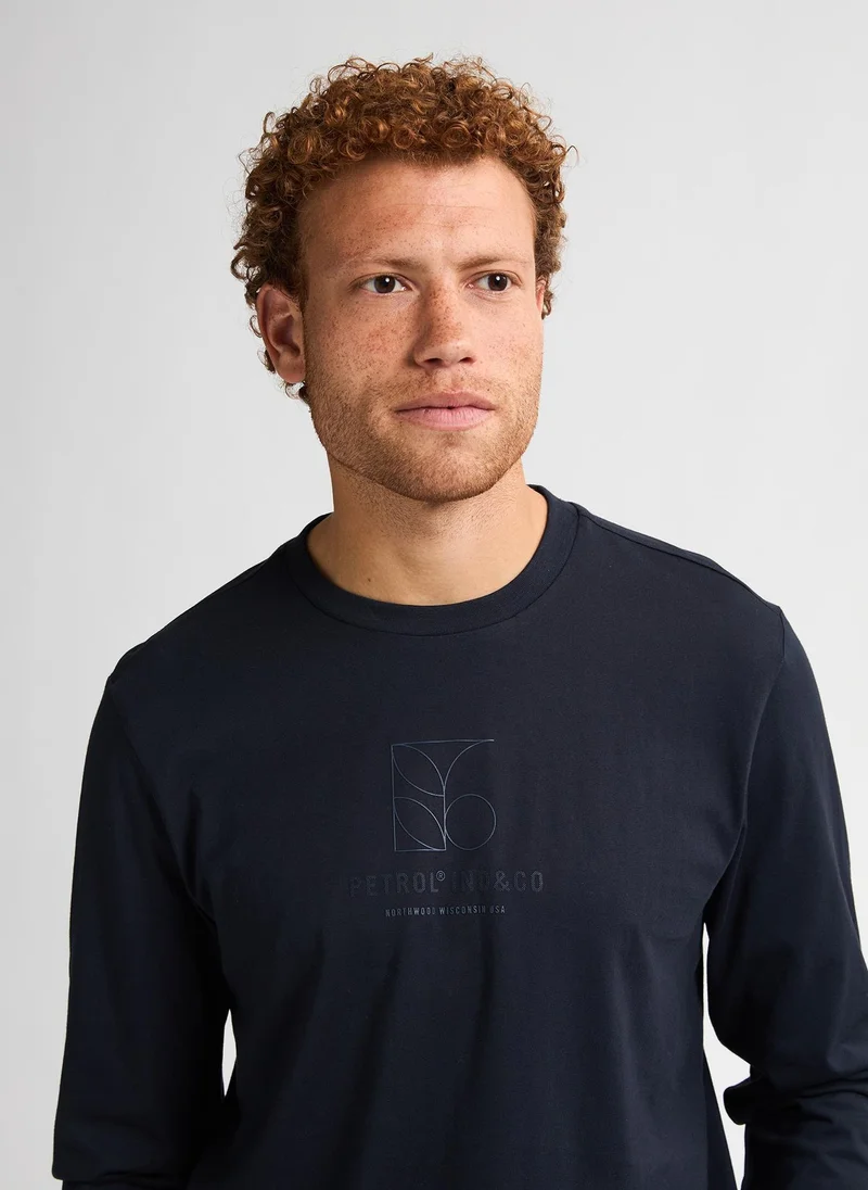 بترول اندستريز تي شيرت رجالي بأكمام طويلة ورقبة مستديرة