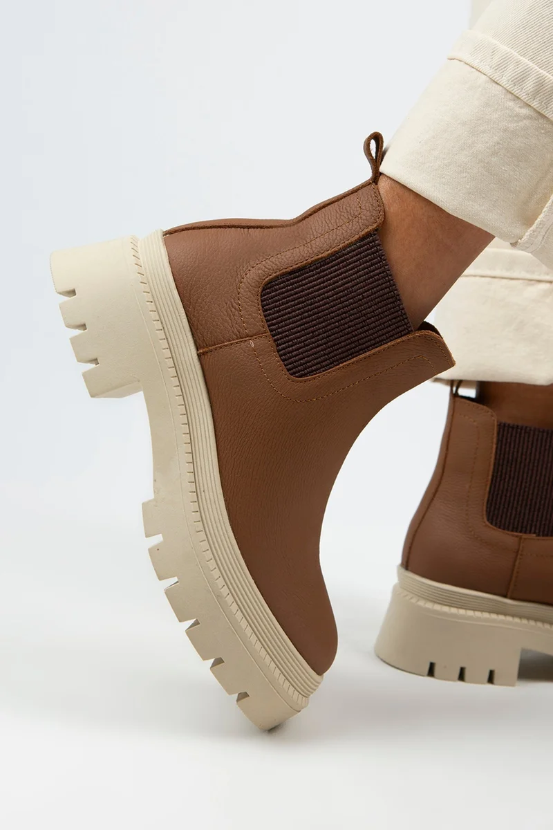 مانجيرو حذاء مانييرو ميستي النسائي من الجلد الطبيعي ذو الوجهين المطاطي باللون البني الفاتح