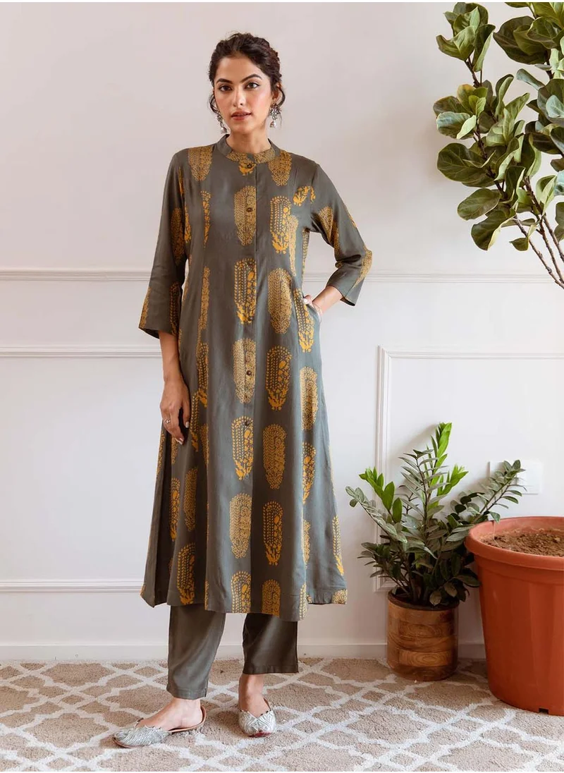 آي شين Women's Bottle Green Rayon Printed Tunic Full Length Palazzo Straight Fit Kurta Set