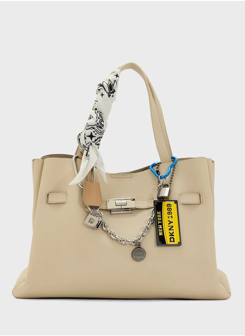 دكني Logo Bryar Satchels