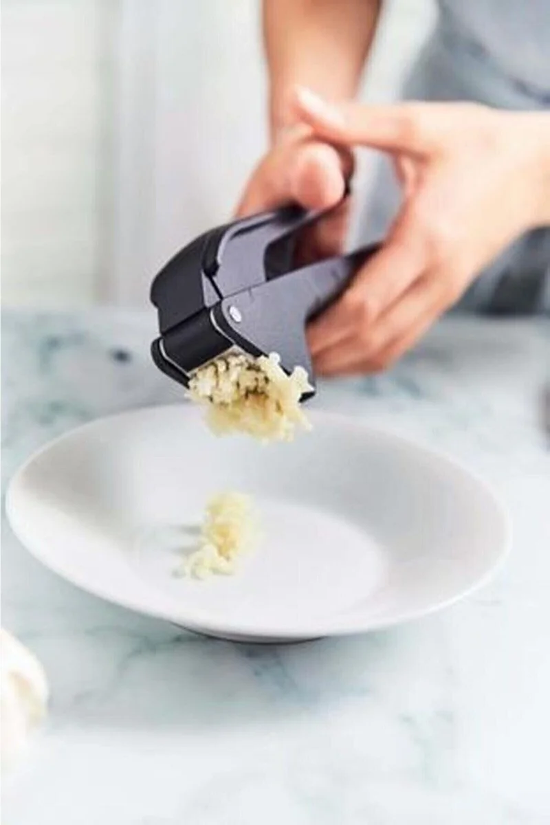 Tupperware Garlic Crusher and Peeler Set of 2 Choppers
