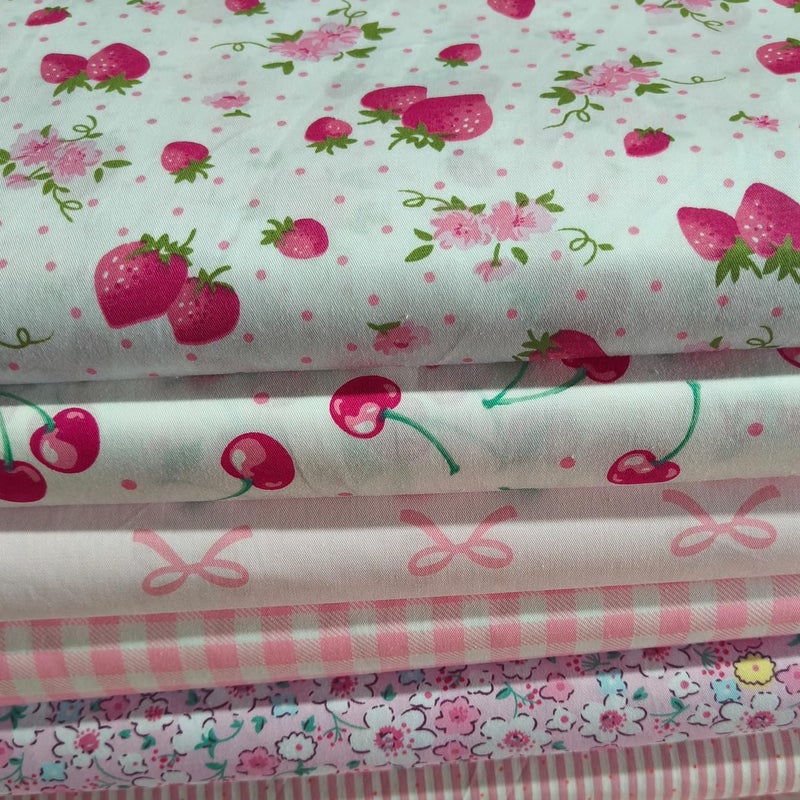 LMAEZNER 6Pcs 20" x 20" Cotton Fabric DIY Making Supplies Quilting Patchwork Fabric Fat Quarter Bundles DIY for Quilting Cotton Patchwork Cushions (Strawberry, 20" x 20") - Image 1