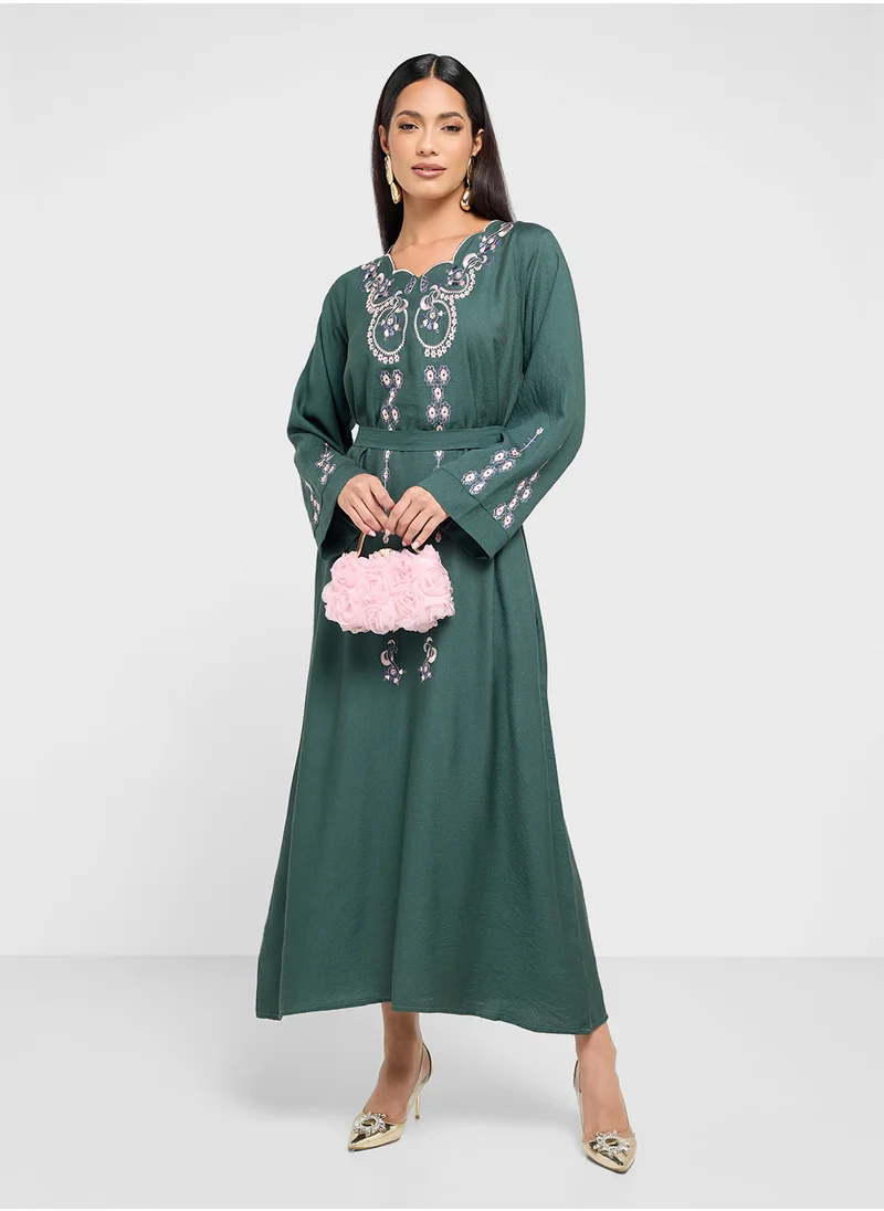 هيا كلوزيت Emroidered Belted Jalabiya