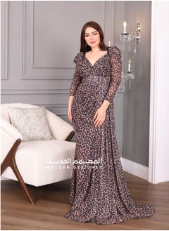 A soft, luxurious Tiger dress with long sleeves with a modern design, with a layer underneath the dress to highlight your femininity in a wonderful way. It is a great choice to highlight your feminini
