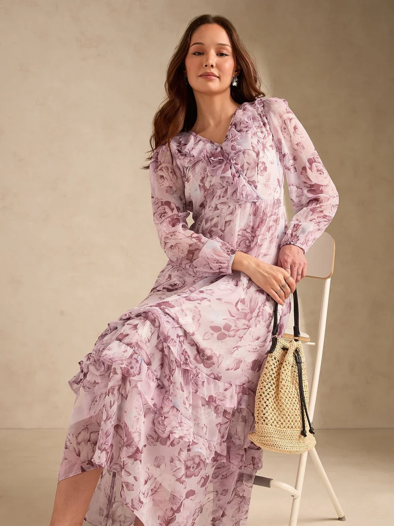 أوجيدر فستان ماكسي وردي بطبعات وياقة على شكل حرف  وطبقات