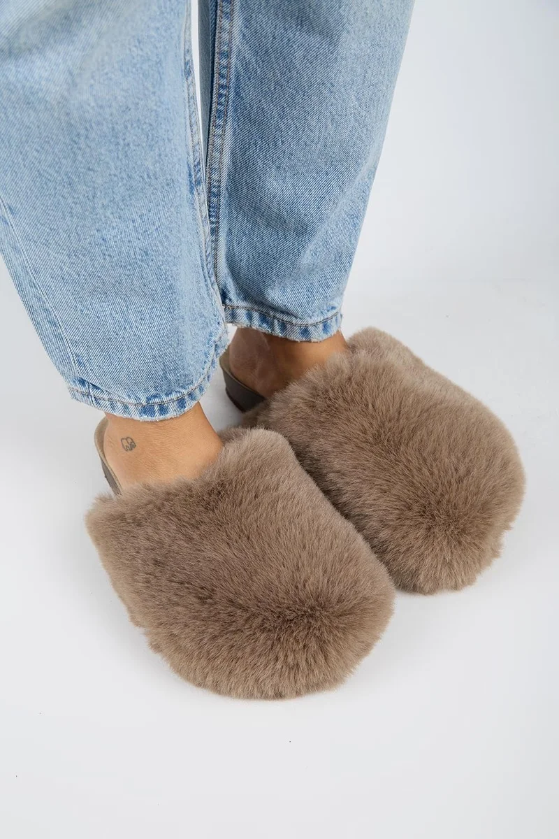 Manijero Manijero Gaye Women's Plush Flat Dark Mink Slippers