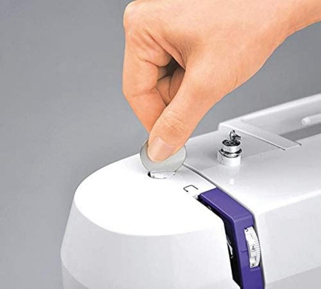 Juki sewing machine with 32 stitches - Image 2
