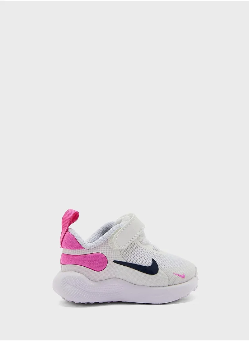 Nike Kids Revolution 7