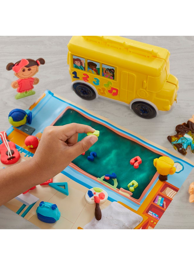 Play-Doh - مجموعة مغامرات يوم المدرسة مع سجادة اللعب ، 15 أداة ، 9 ألوان ، ألعاب ما قبل المدرسة للأطفال من عمر 3 سنوات وما فوق - Image 1