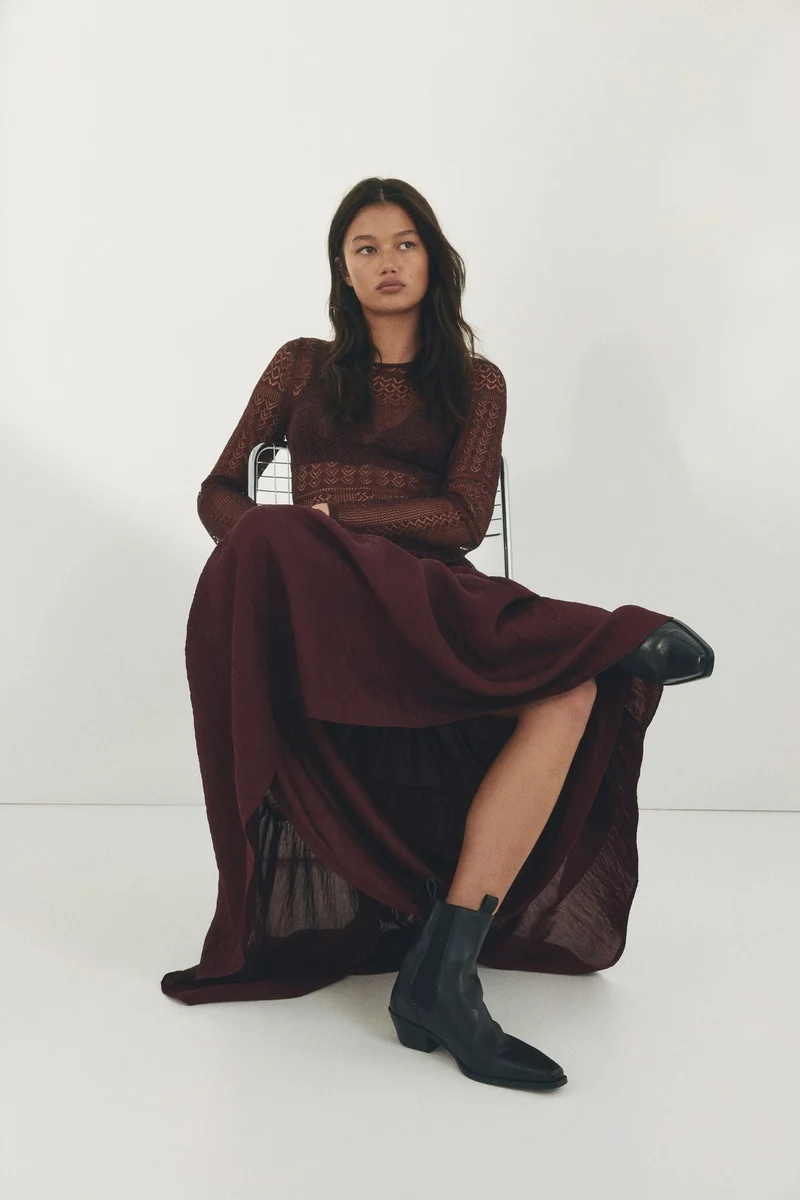 اتش اند ام تنورة من الكريب بقصة A