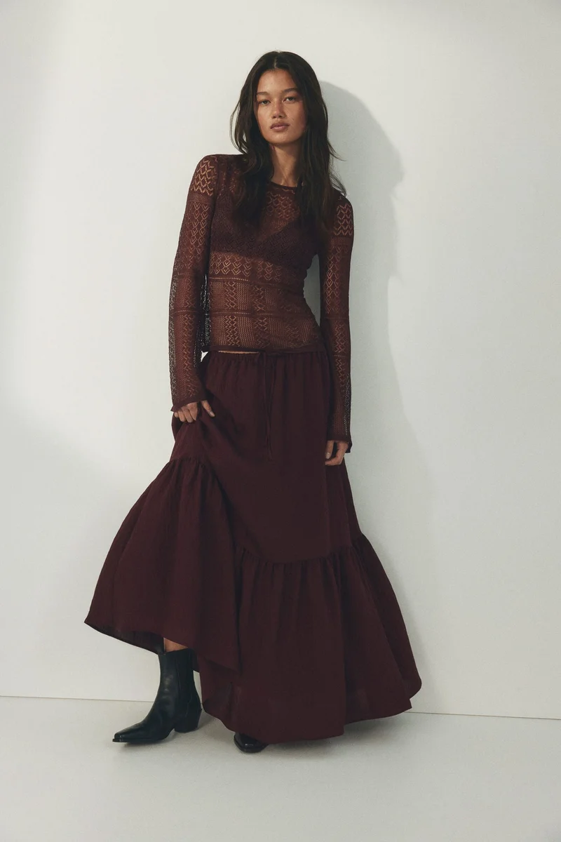 اتش اند ام تنورة من الكريب بقصة A