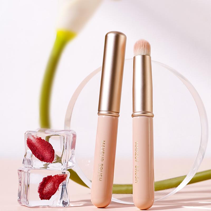 Ovilai Round Lip Brush Cosmetic Brush, Professional Detailing Brush, Suitable for Powder, Eye shadow, Concealer and Lipstick, Summer Gift
