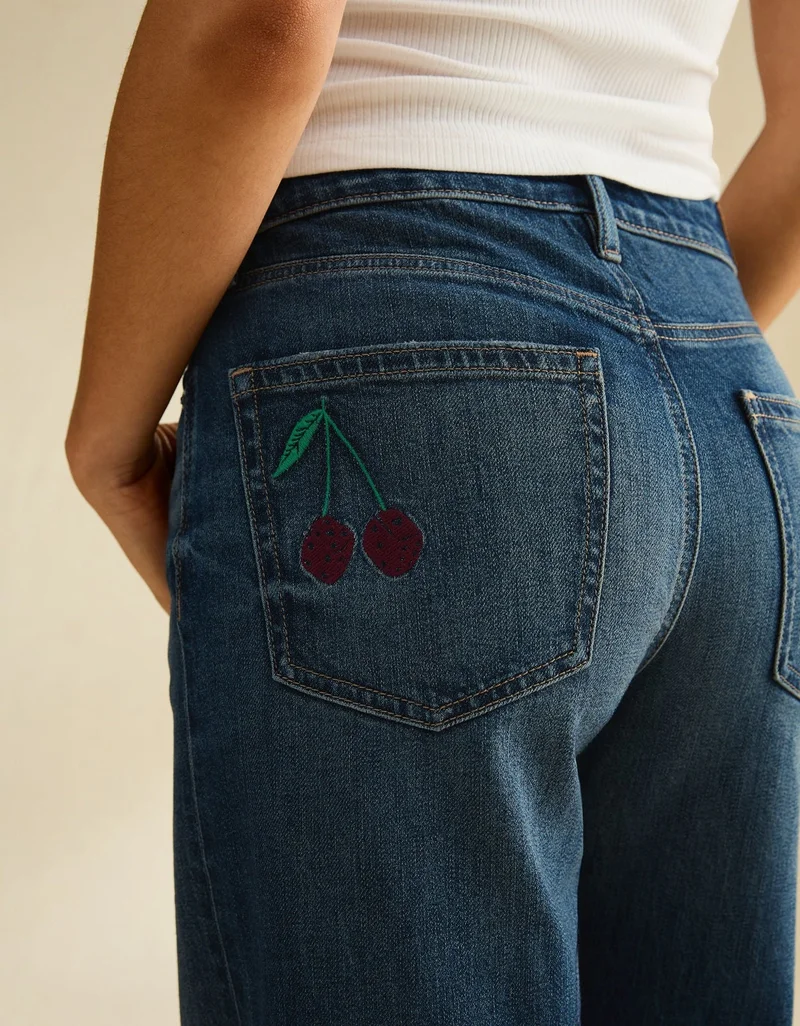 American Eagle  AE Dreamy Drape Super High-Waisted Baggy Wide-Leg Jean for Women | Best Price UAE