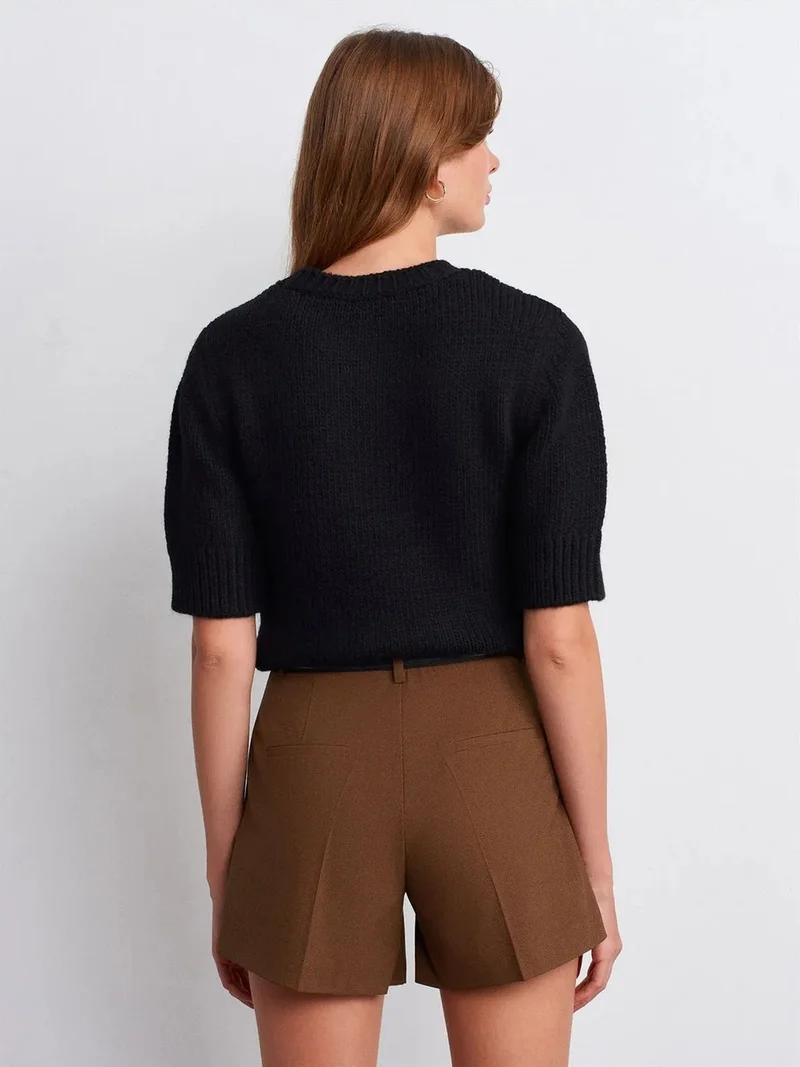 ديلفين Dilvin High-Waist Crepe Tailored Shorts