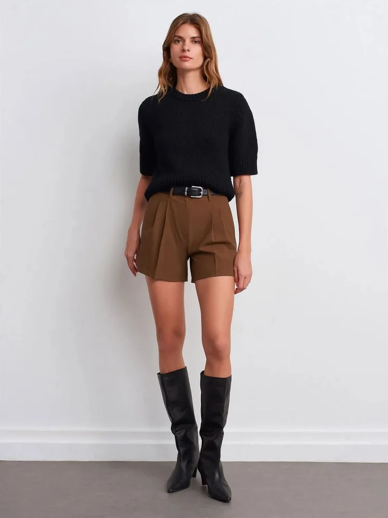 ديلفين Dilvin High-Waist Crepe Tailored Shorts