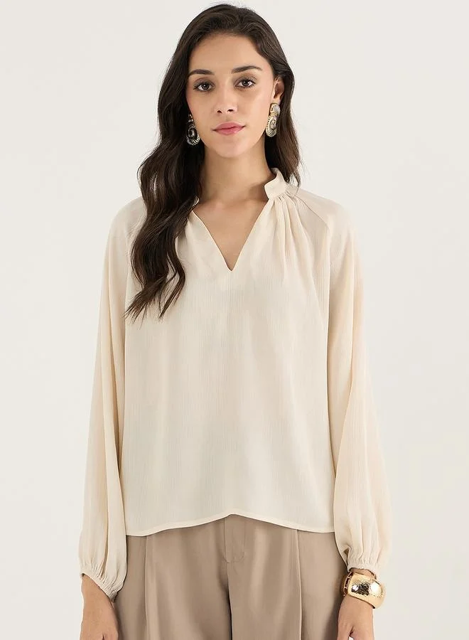Femmella Femmella Textured Balloon Sleeve V-Neck Top
