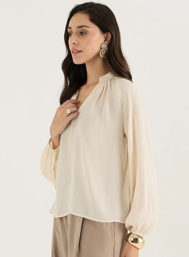 Femmella Femmella Textured Balloon Sleeve V-Neck Top