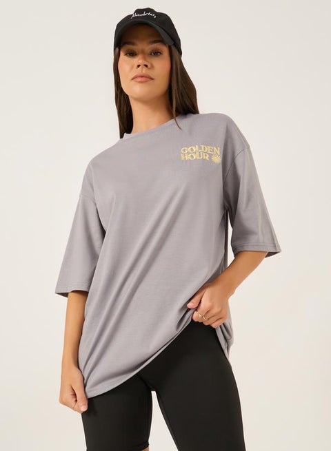 تيشيرت مطرز بأكمام قصيرة واسع