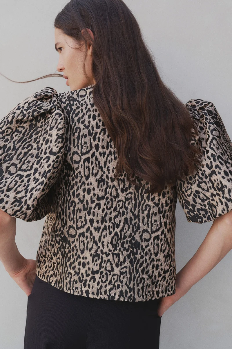 اتش اند ام بلوزة بأكمام بالون