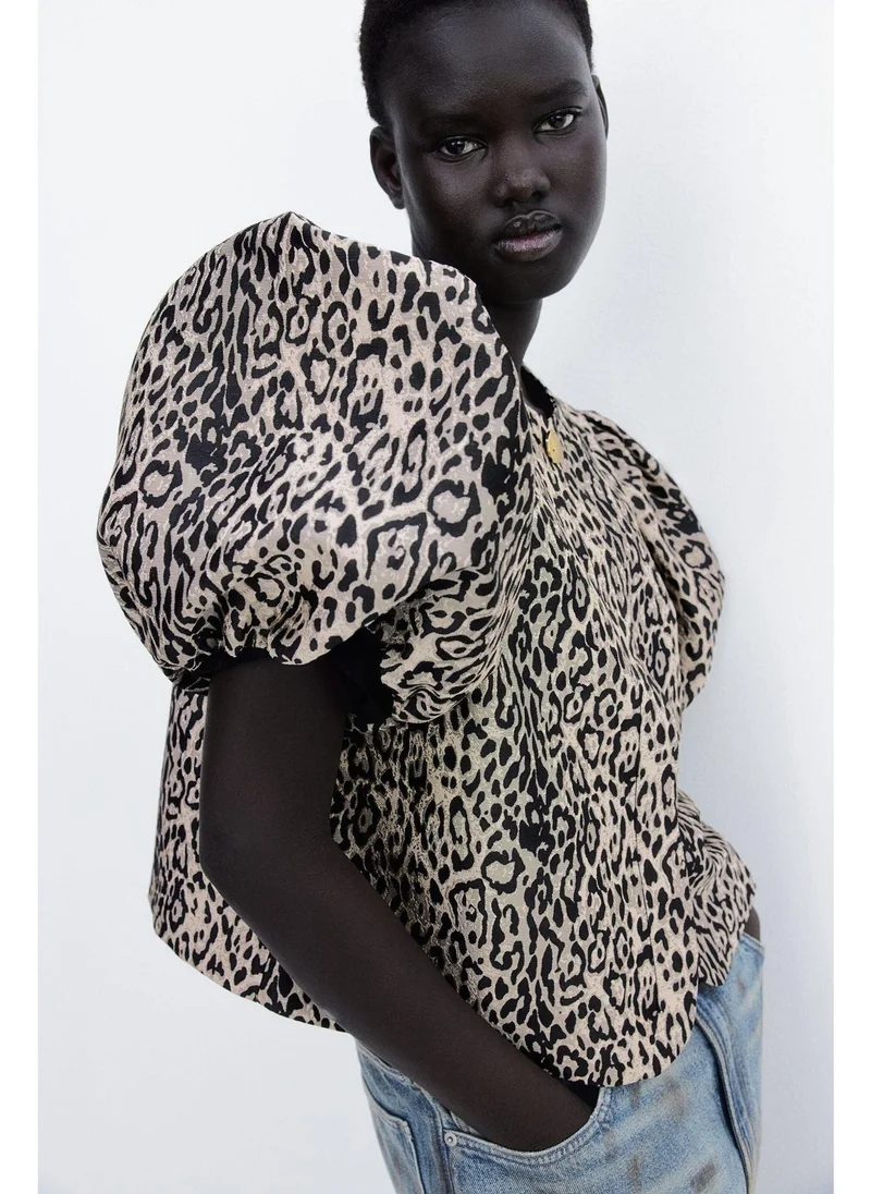 H&M Balloon-sleeved blouse