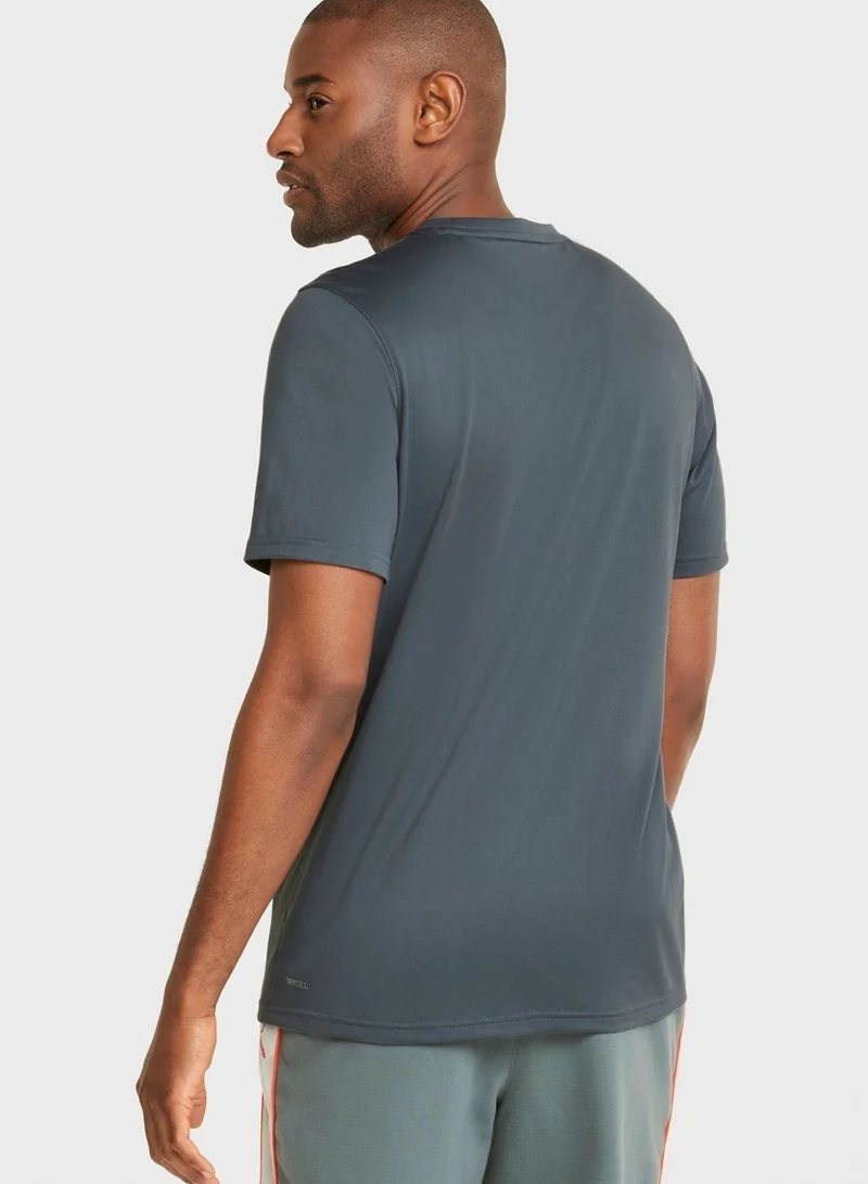 PUMA Train Graphic T-Shirt