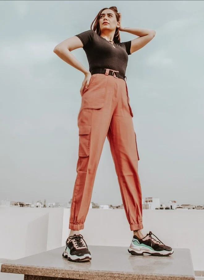 SASSAFRAS Black Crop Ribbed Top for Women